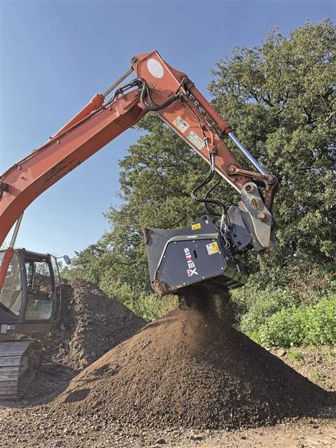 Simex’s VSE screening buckets can be mount on excavators weighing between 8 and 48 tonnes